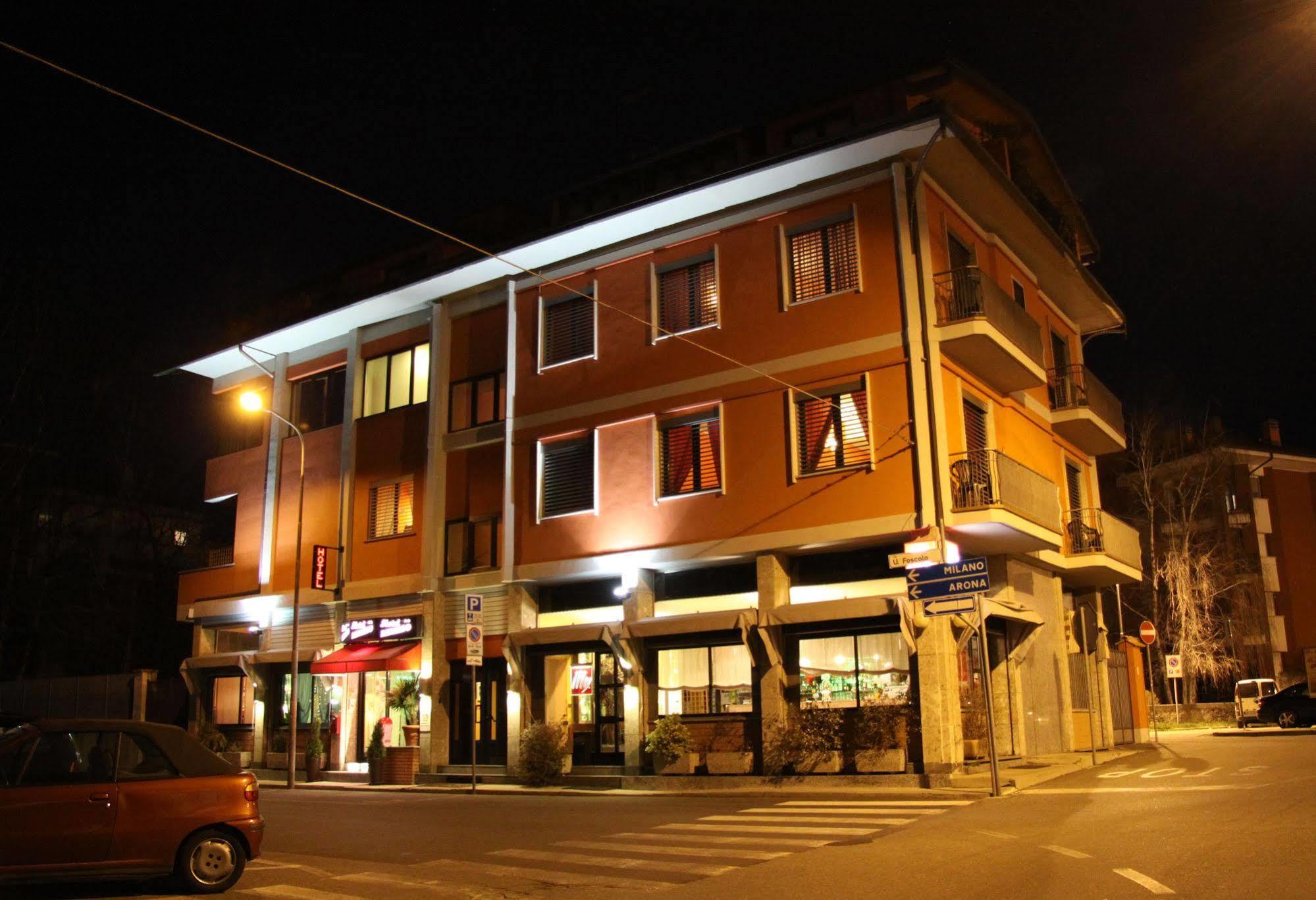 Hotel & Apartments Rinaldo Borgomanero Exterior foto